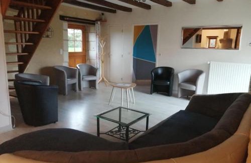Charnizay House | Relaxing Gite à la Ferme for 15 with Hot Tub & Ocean Views