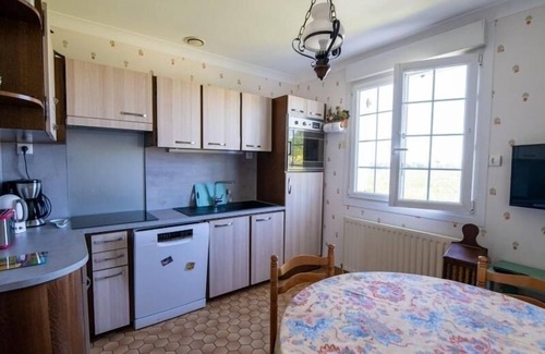 Etain Cottage | Gite Étain: Family-Friendly Getaway with Spa & Breakfast