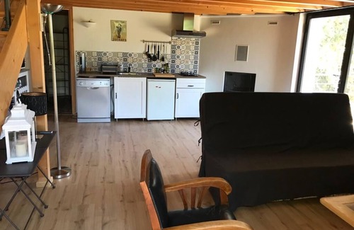 Sarrians Bed & Breakfast | Inviting GITE 1 BASTIDE LAGREMUSE with Pool & Kitchen