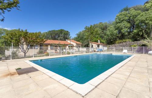 Reynes House | Cozy Gite for 4-6 with Pool and Pet-Friendly Amenities