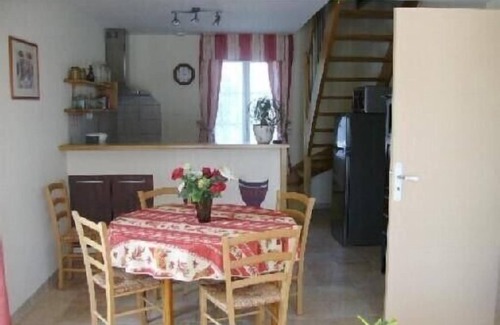 Hudimesnil Cottage | Cozy Gite near Granville with Oceanfront Pool and Kitchen