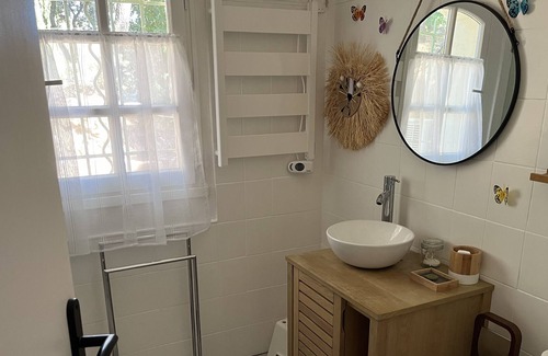 Laudun House | Cozy Retreat for Two at Domaine des Mille Pierres