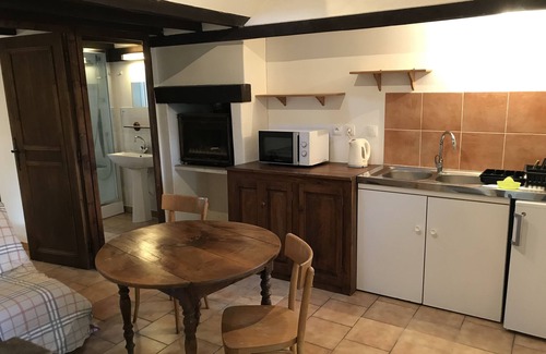 Cheverny House | Cozy Retreat for Two Near Chateau Chambord & Beauval Zoo
