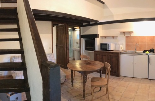 Cheverny House | Cozy Retreat for Two Near Chateau Chambord & Beauval Zoo