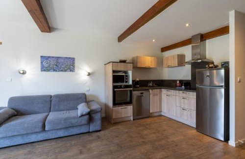 La Chatelaine Apartment | Discover Gite 2 pièces: Poolside Retreat Near Parc des Chamois