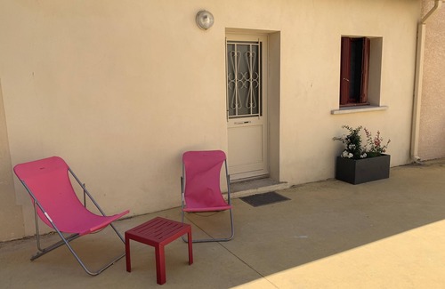 Le Cres House | Gite for 2-4 with Pool, Breakfast & Ocean View Awaits
