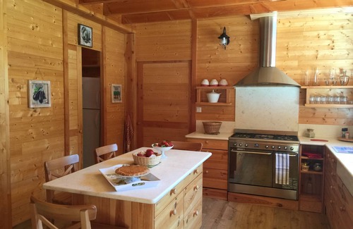 Thurageau House | Gîte Retreat: Spa, Pool & Sauna Near FUTUROSCOPE