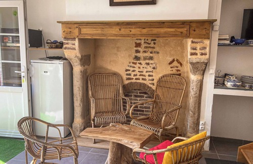 Veules-les-Roses House | Gîte 200 metres from the beach at Veules les Roses