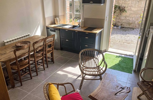 Veules-les-Roses House | Gîte 200 metres from the beach at Veules les Roses