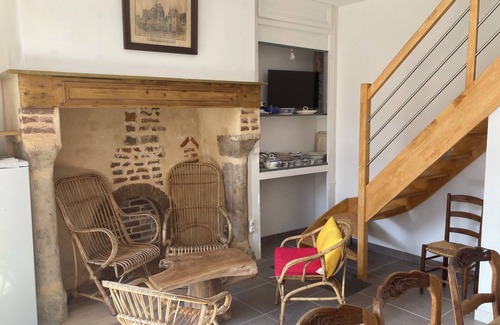 Veules-les-Roses House | Gîte 200 metres from the beach at Veules les Roses
