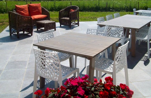 Saint-Lucien House | Spacious Gîte for 19 with Hot Tub & Kitchen Amenities