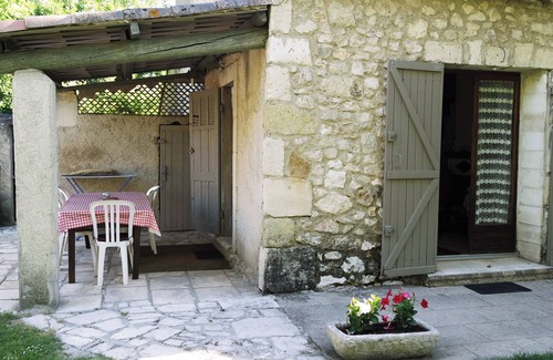 Eygalieres House | Cozy Gite Eygalieres with Pool and Family Amenities