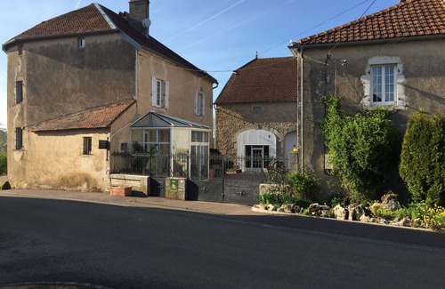 Semmadon House | Guest Rated 10/10: Gite Hirondelle with Ocean View Pool