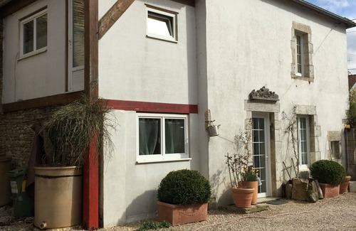 Semmadon House | Guest Rated 10/10: Gite Hirondelle with Ocean View Pool