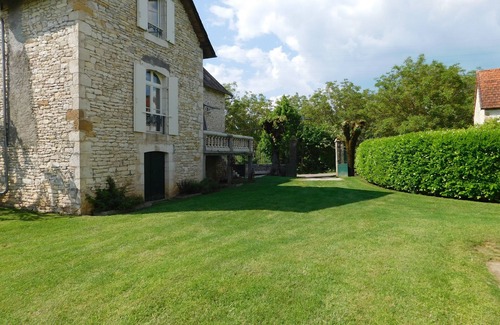 Floirac House | Cozy Gite 3epis Near Rocamadour with Pool & Pet-Friendly Stay