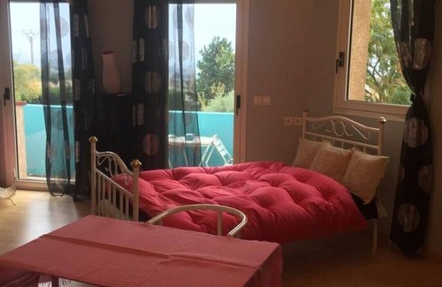 Issel House | Indulge in Relaxation at Gite 4 épis with Private Pool
