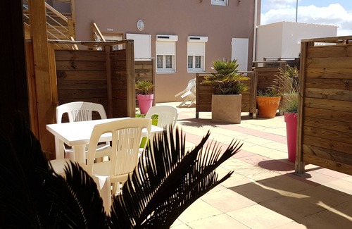 Les Sables d'Olonne Cottage | Charming Gite with Patio View and Oceanfront Amenities