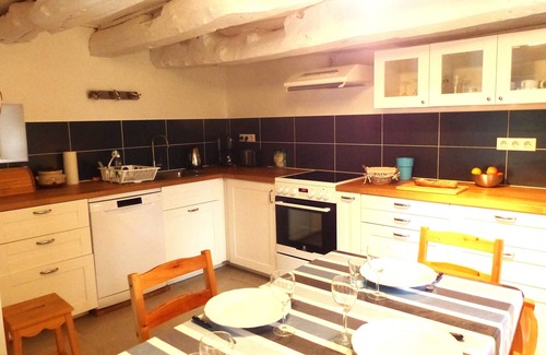 Tregunc Cottage | Inviting Gîte with Pools and Beach Access for 4 Guests