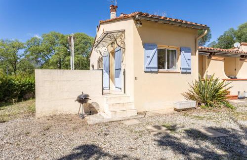 Reynes House | Cozy Gite for 4-6 Guests with Pool and Pet-Friendly Options