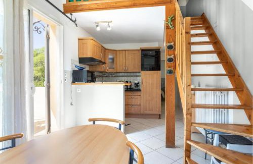 Reynes House | Cozy Gite for 4-6 Guests with Pool and Pet-Friendly Options