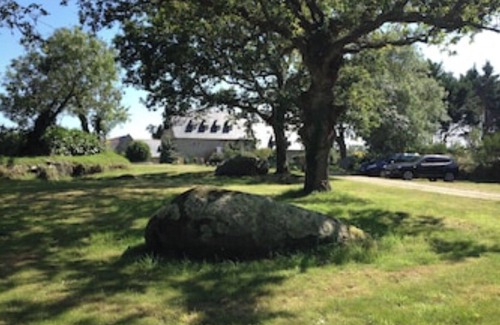 Tregunc Cottage | Relaxing Gîte for 6 with Pools & Steps to the Beach