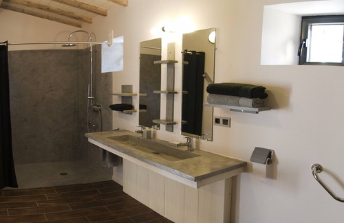 Chambretaud Cottage | Beautiful Gite Near Puy du Fou with Private Pool & Spa