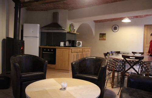 Mandagout Cottage | Guest Rated: Gite for 8 with Pool in a Renovated Farmhouse