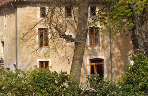 Mandagout Cottage | Guest Rated: Gite for 8 with Pool in a Renovated Farmhouse