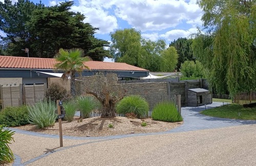 La Bernerie-en-Retz House | Cozy Gite for 7 with Pool, Spa & Beach Access