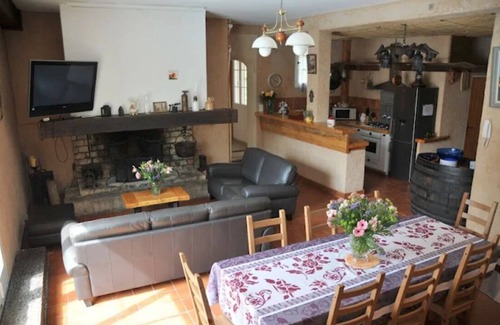 Evenos Villa | Gîte 8 pers air-conditioned, 3 bedrooms with bathrooms, private pool. Peaceful