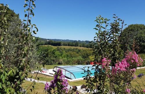 Noailhac House | Relaxing Gite a la Campagne with Ocean View and Pool