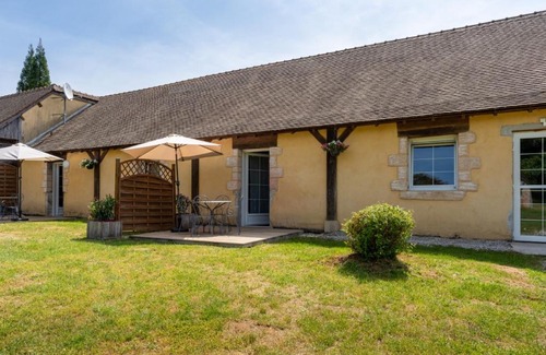 La Chatelaine Apartment | Family-Friendly Gite Arbois with Heated Pool & Great Reviews