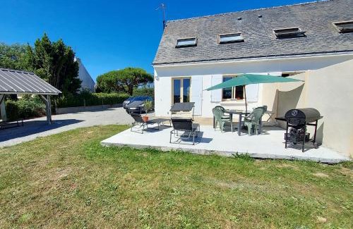 Ferel House | Discover Gite Arc en Ciel Vert: Family-Friendly Retreat