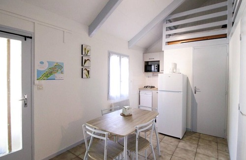 Arnac Cottage | Gite Arnac: Cozy 1-Bedroom Retreat with Spa and Family Comfort