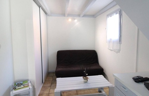 Arnac Cottage | Cozy Retreat at Gite Arnac: Perfect for Families and Pets