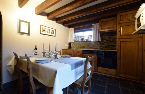 Tavigny Cottage | Serene Gite in Central Location with Family-Friendly Perks
