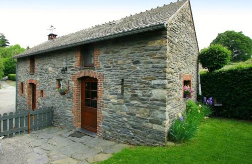 Tavigny House | Tranquil Gite in the Heart of It All - 4-Star Retreat
