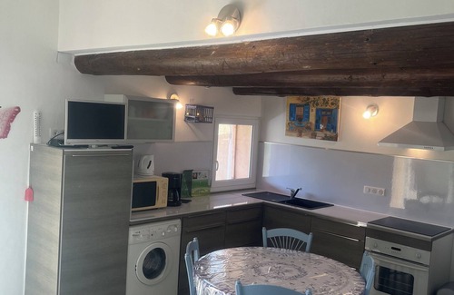 Monieux Cottage | Cozy Gite Near Ventoux: Ideal for Families & Pet Lovers