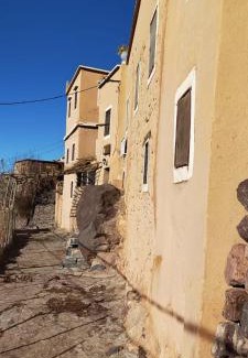 Aroumd Bed & Breakfast | Explore Gite Atlas Toubkal: Family and Pet-Friendly Retreat