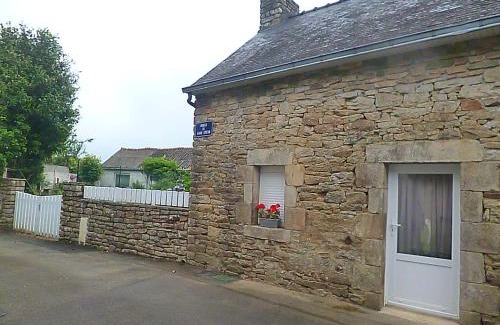 Tregourez House | Peaceful Gite in Finistère with Private Garden & Pet Friendly