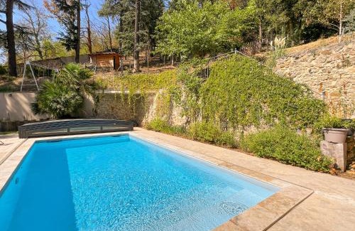 Vienne House | Relax at Gite au Chat Bûcheron with Oceanfront Views