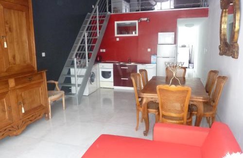 La Meilleraie-Tillay Apartment | Cozy Gite Au Cheval D'or with Pet-Friendly Amenities