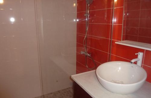 La Meilleraie-Tillay Apartment | Cozy Gite Au Cheval D'or with Pet-Friendly Amenities