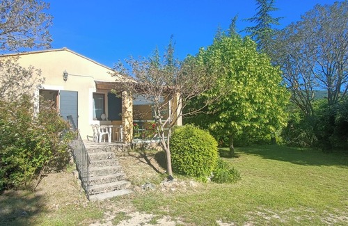 Sault Cottage | Idyllic GITE AU COEUR DES LAVANDES with Spa & Pool
