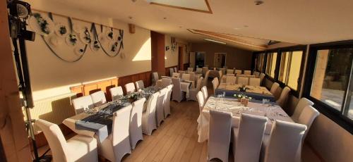 Seyssel Hotel | Pet-Friendly Gite Auberge Edelweiss with Breakfast Included