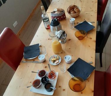 Seyssel Hotel | Pet-Friendly Gite Auberge Edelweiss with Breakfast Included