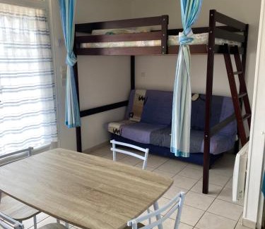 Champeaux Apartment | Relaxing Gite aux grès des vents with Pool & Family Amenities