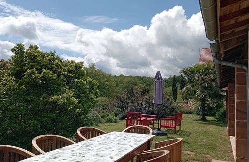 Chatres House | Cozy Gite with Pool in Périgord Noir for Two Guests