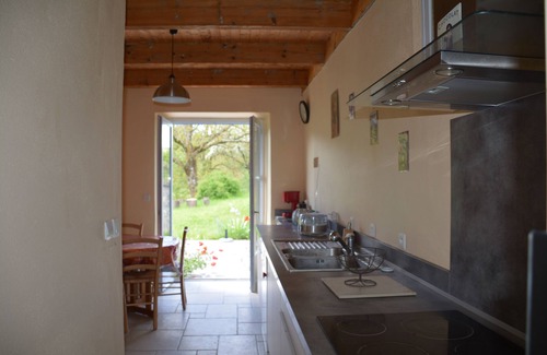 Aydat Cottage | Gîte Aydat les Prades: Guest Rated 9.8 & Family-Friendly Amenities