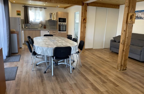 Chabottes Cottage | Gite Belle Vue 2 with mountain views